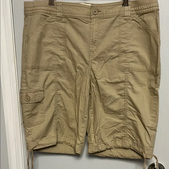 St. John's Bay Tan Cargo Shorts Casual Cotton Blend - Picture 1 of 6